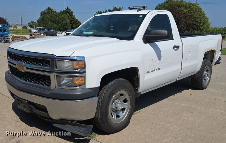 2014 Chevrolet Silverado 1500 pickup truck - EO1571