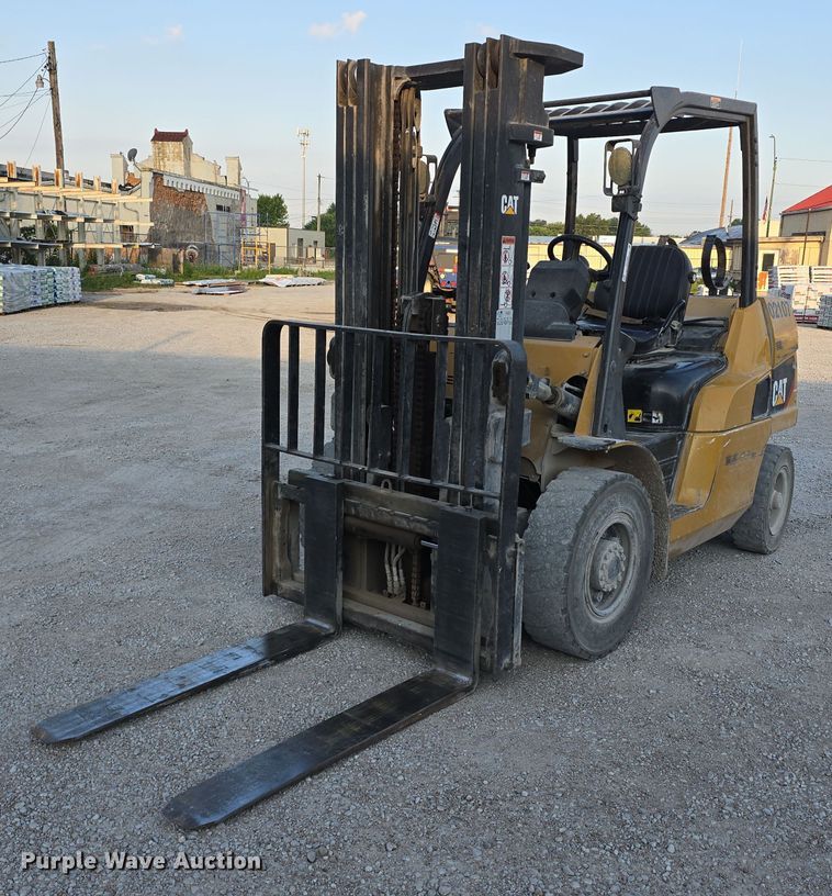 Caterpillar P8000 forklift - EO1606