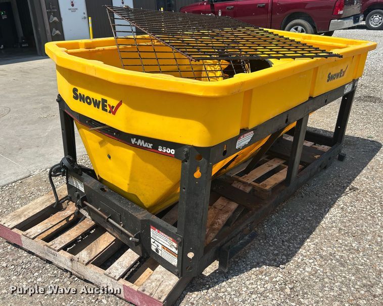 Snow Ex V-Max 8500 spreader - ET3006