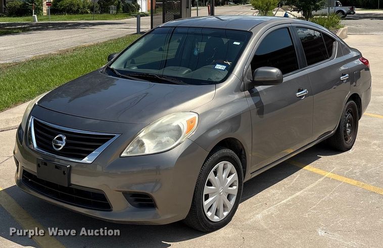 2012 Nissan Versa  - EU0017
