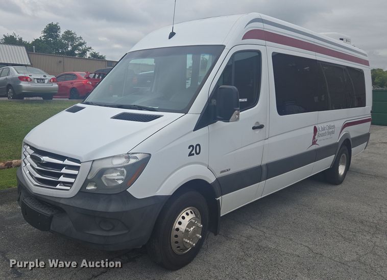 2016 Freightliner Sprinter 3500 shuttle bus - FB9443