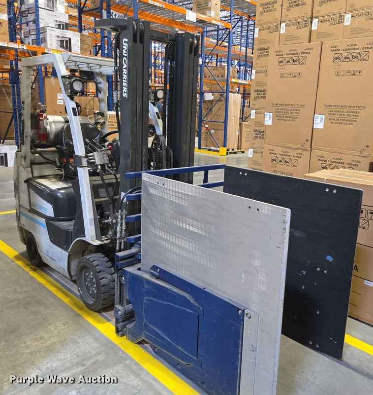 2018 UniCarriers CFS40 forklift - FB9464