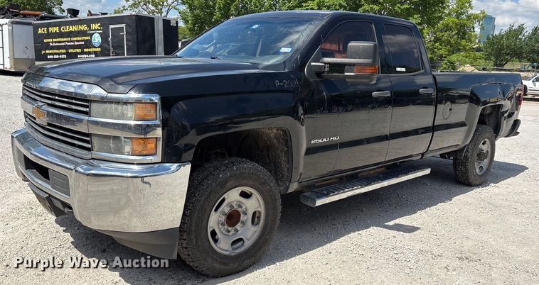 2016 Chevrolet Silverado Double Cab pickup truck - ND9769