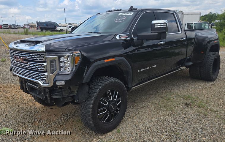 2023 GMC Sierra 3500HD Denali Crew Cab pickup truck - YA0529