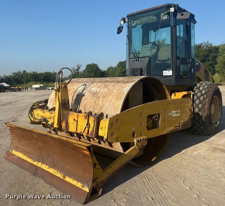 2009 Caterpillar CS56 single drum vibratory roller - DJ7749