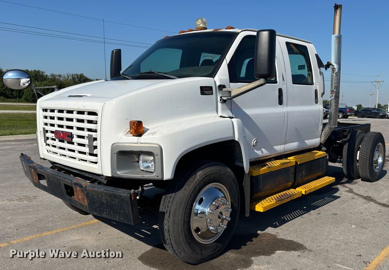 2006 GMC C7500 truck cab and chassis - DP8841