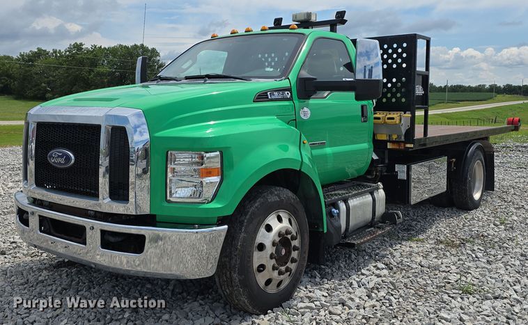 2016 Ford F650 Super Duty rollback truck - DR3959