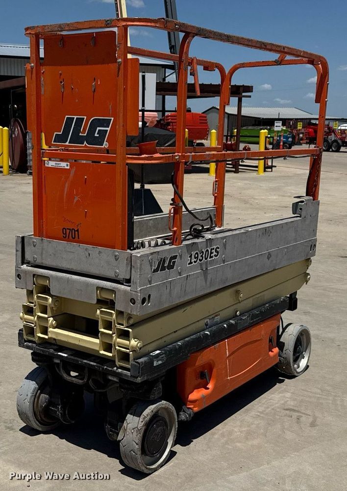2011 JLG 1930ES scissor lift - DX5677