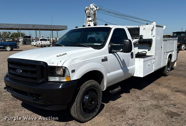 2002 Ford F550 utility / service truck - DZ8658