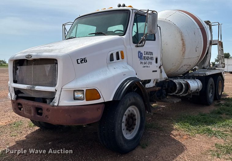 1999 Sterling L-Line ready mix truck - DZ8831
