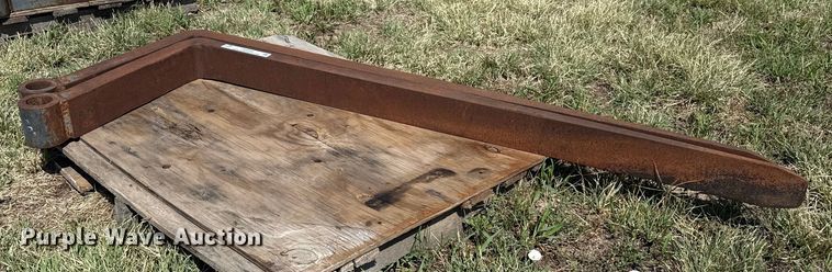 (2) 60" L pallet forks - DZ8856
