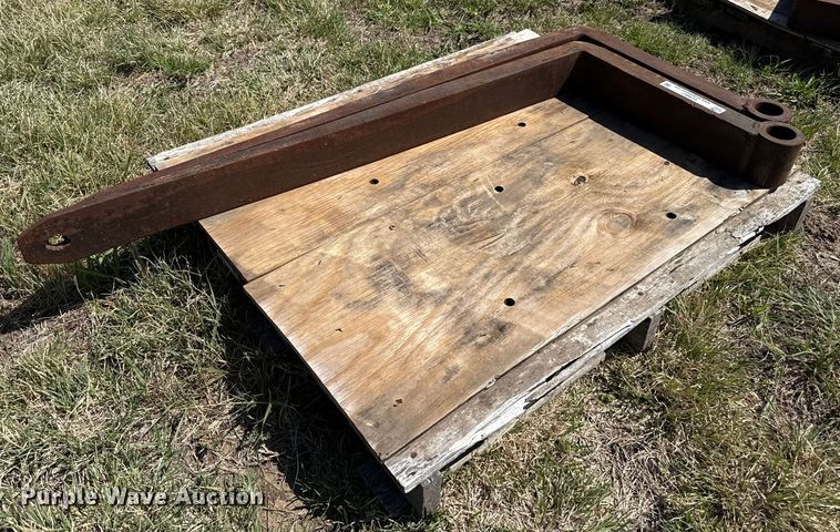 (2) 48" L pallet forks - DZ8857