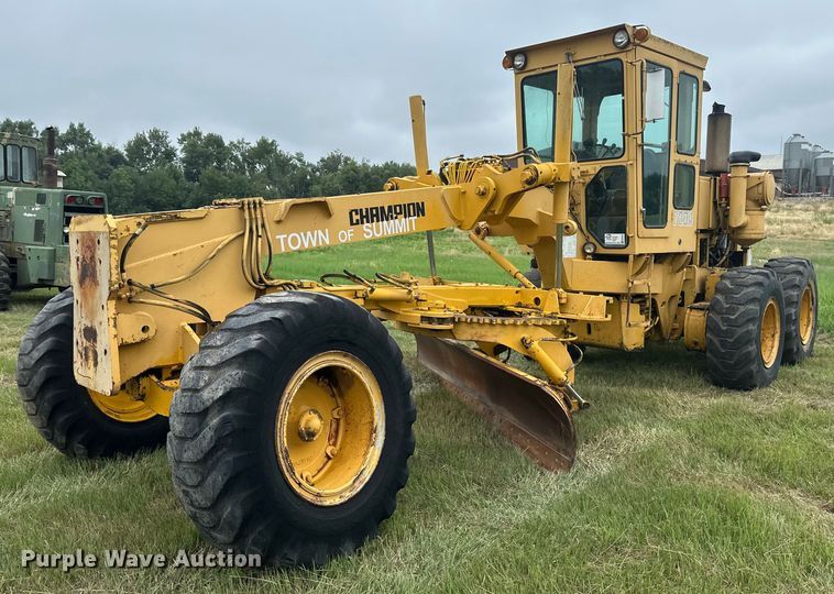 1987 Champion 720A motor grader - EB2832