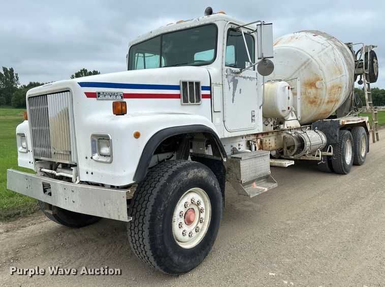 1992 International F5070 ready mix truck - EB2838