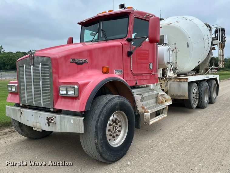2002 Kenworth W900  ready mix truck - EB2839