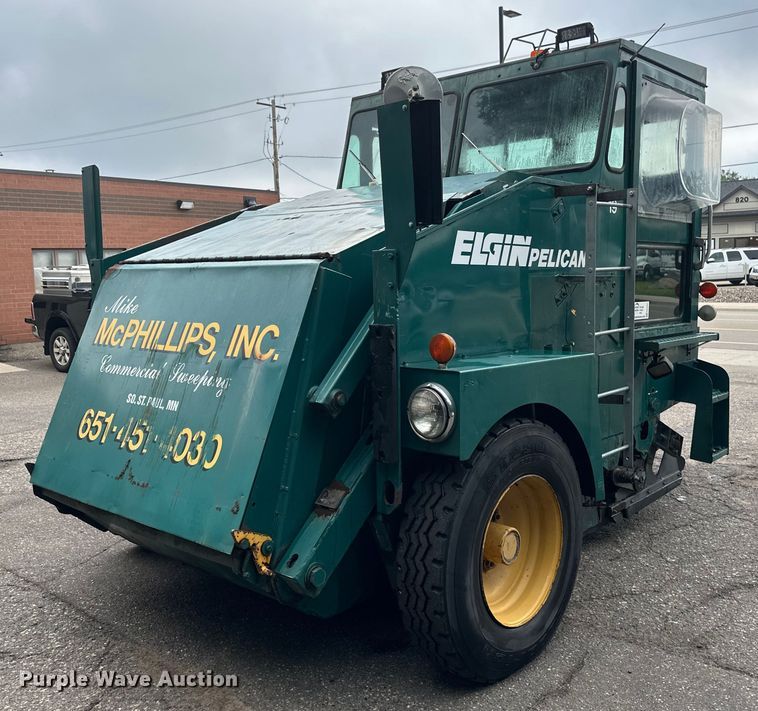 1996 Elgin Pelican series S sweeper - EB2857