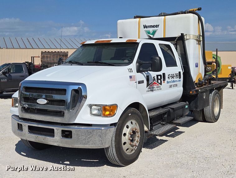 2007 Ford F650 XLT Super Duty Crew Cab flatbed truck with mud mixing system - ED2173