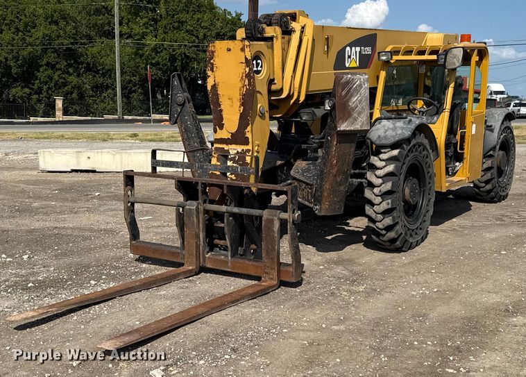 2011 Caterpillar TL1255 telehandler - ED5820