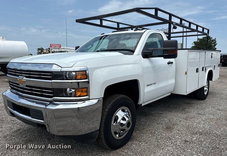 2017 Chevrolet Silverado 3500HD utility bed pickup truck - EG6045
