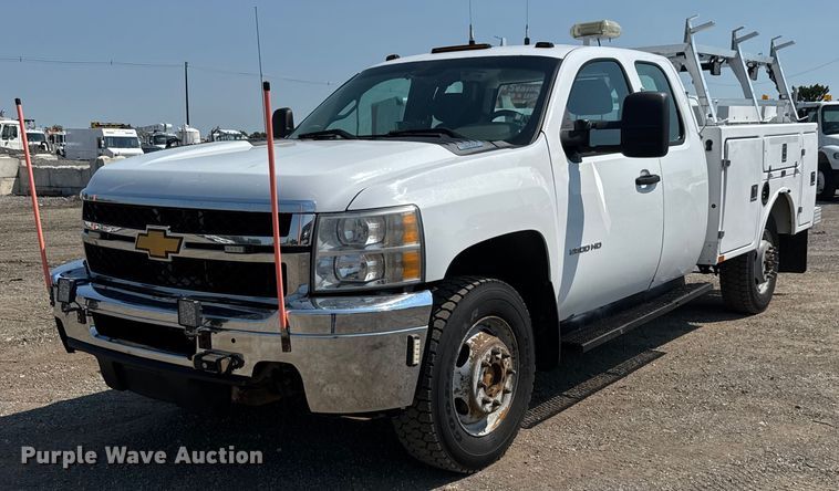 2012 Chevrolet Silverado 2500HD Ext. Cab utility bed pickup truck - EG6087