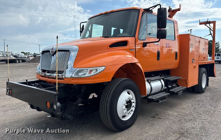 2011 International 4400 utility / service truck - EG6127