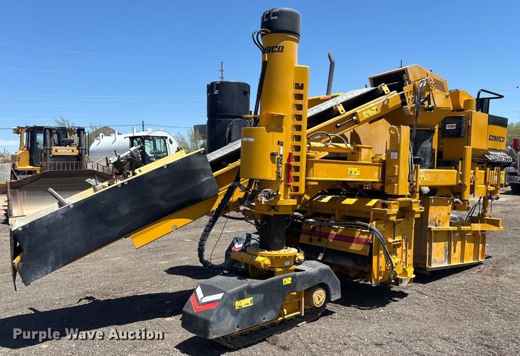 2023 Gomaco Commander III slipform paver - EL6075