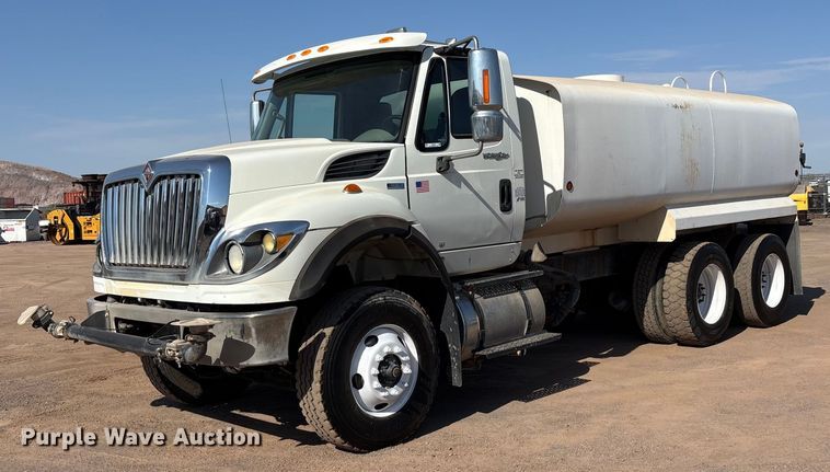 2013 International WorkStar 7400 water truck - EL6108