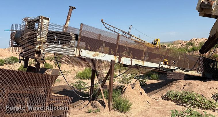 34' L material conveyor - EM0528