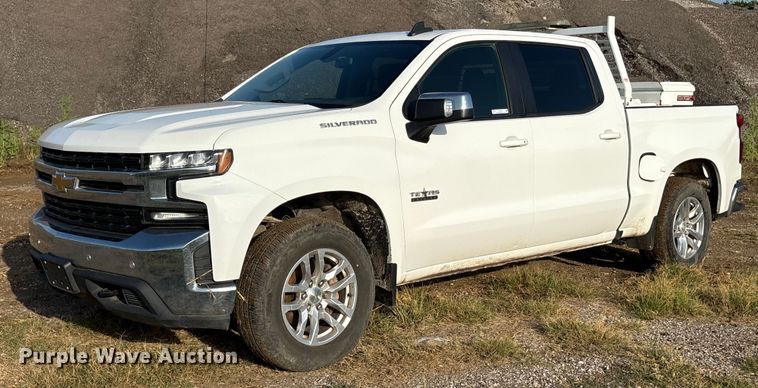 2019 Chevrolet Silverado 1500 Crew Cab pickup truck - EM0539