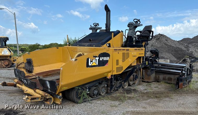 2019 Caterpillar AP 1055F paver - EM0572