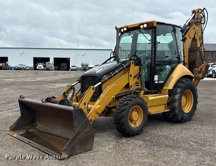 2010 Caterpillar  420E backhoe - EM2214