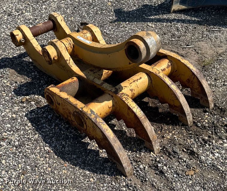 Excavator thumb - EM2242