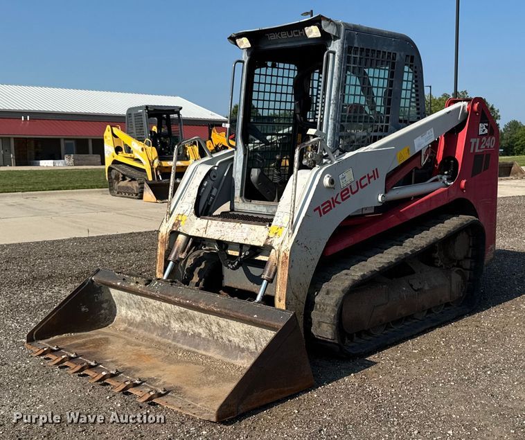 2012 Takeuchi TL240 tracked skid steer loader - EM2252