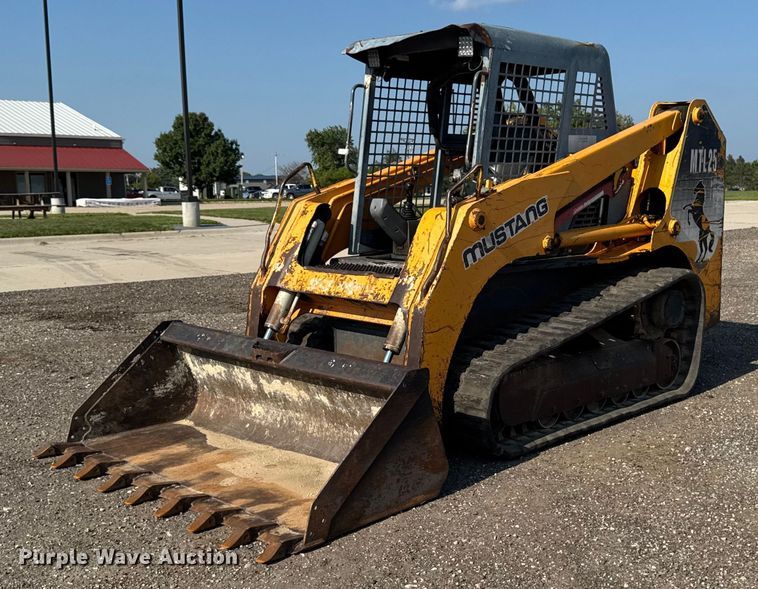 2004 Mustang MTL25 tracked skid steer loader - EM2258