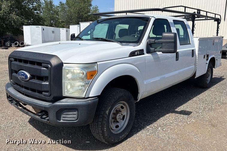 2011 Ford F250 Super Duty XL Crew Cab utility bed pickup truck - EM5062