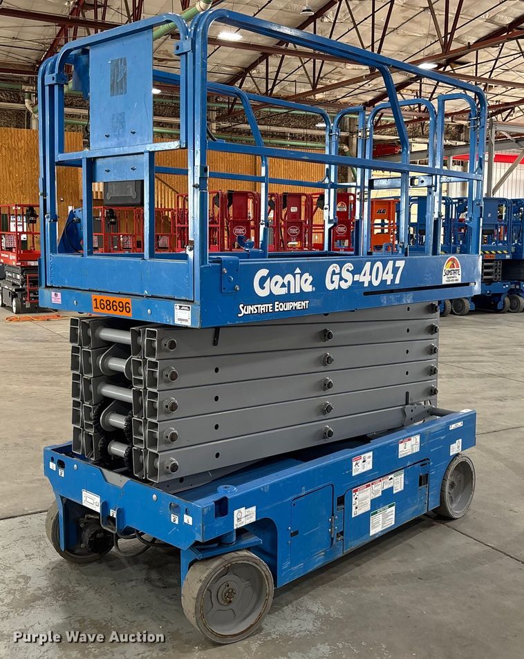 2017 Genie  GS-4047 scissor lift - EM5076