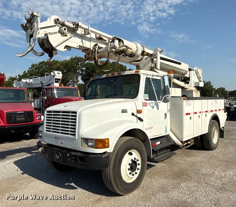 2001 International 4700 digger derrick truck - EN8252