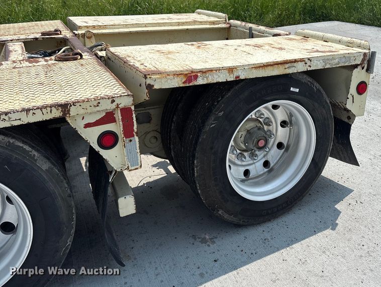 1995 Trail King TK22FA-051 booster Axle - ET8512