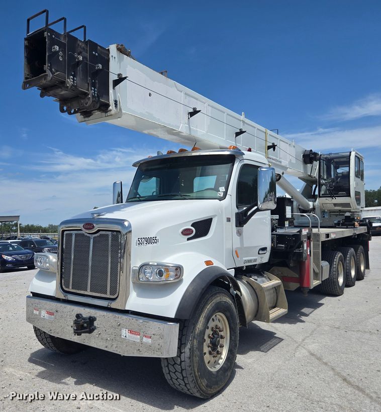 2020 Peterbilt 567 crane truck - YA0685