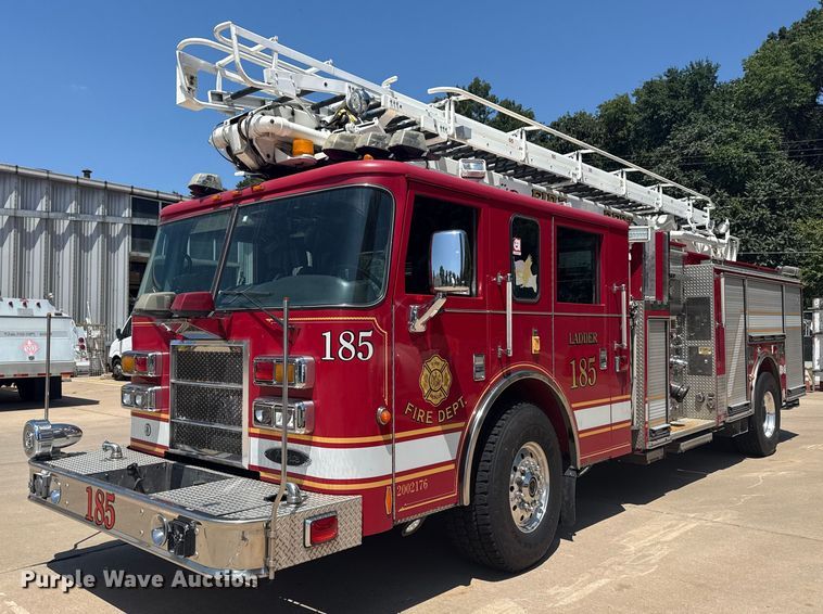 2002 Pierce  Tilt cab pumper fire truck - DJ7757