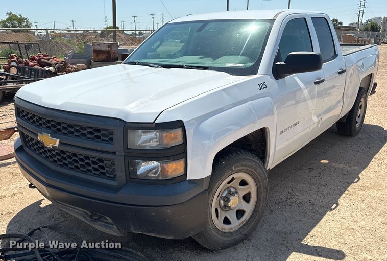 2015 Chevrolet Silverado 1500 Double Cab pickup truck - DZ8908
