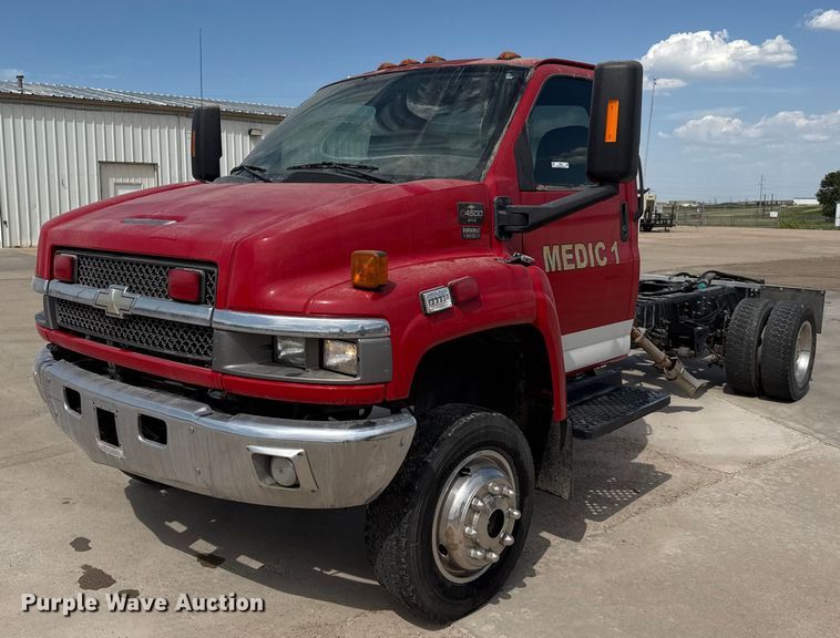 2008 Chevrolet C4500 truck cab and chassis - DZ8923