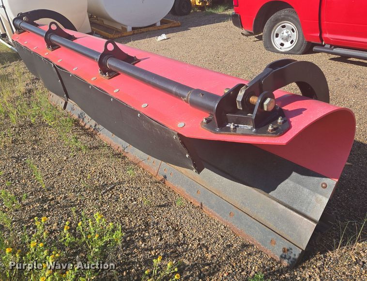 Henke 12' W snow plow - EB0995