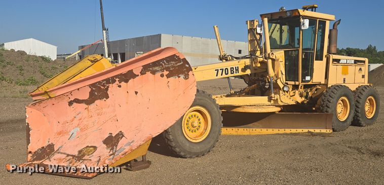 1995 John Deere 770BH motor grader - EB0996