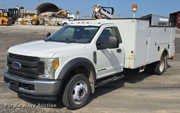 2017 Ford F550 utility / service truck - EF1838