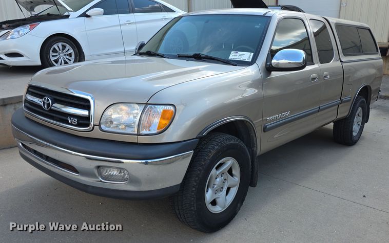 2001 Toyota Tundra SR5 Access Cab pickup truck - EF3679