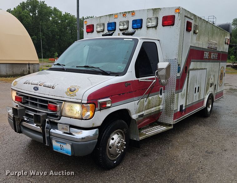 1999 Ford E450 ambulance - EJ0071
