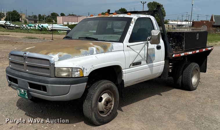 1996 Dodge Ram 3500 flatbed pickup truck - EU3590