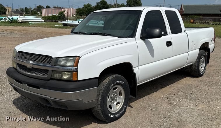 2003 Chevrolet Silverado 1500 Ext. Cab pickup truck - EU3591