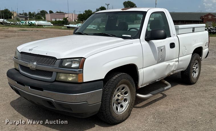 2005 Chevrolet Silverado 1500 pickup truck - EU3593